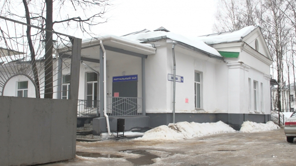 Костромичи в панике: люди неделями не могут похоронить своих умерших родственников