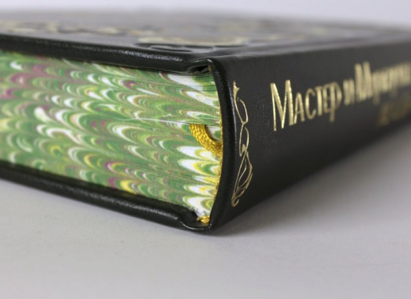 Роман "Мастер и Маргарита" признали несущим угрозу Украине