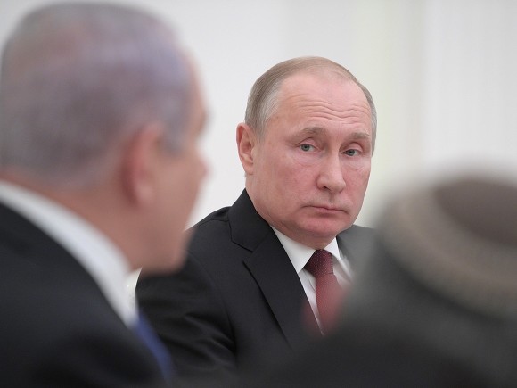 Экс-госсекретарь США: Запад переоценивает влияние Путина