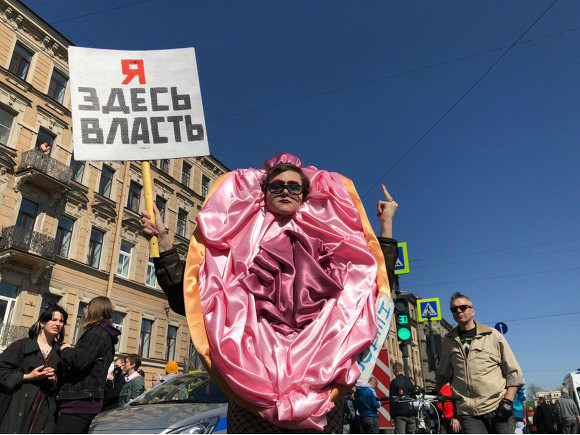 Первомай с полицейскими дубинками: прямой репортаж
