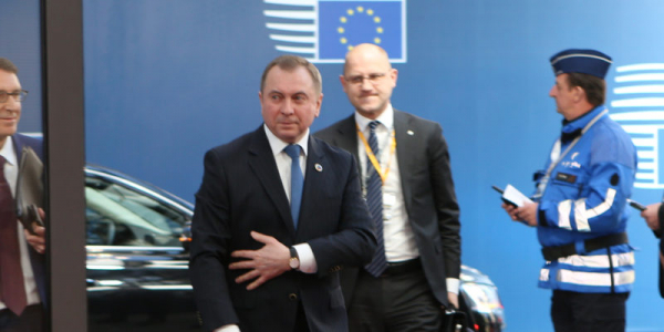 Макей: Беларусь оказалась между российским молотом и западной наковальней