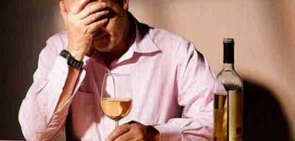 Почему люди становятся алкоголиками?