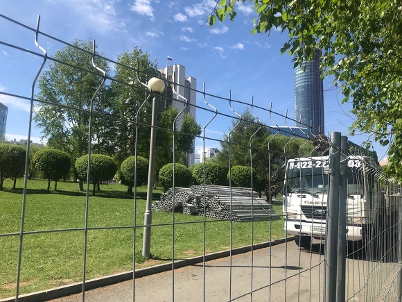 Церковь могла бы дарить, а не забирать