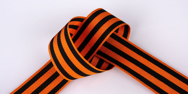 Георгиевская лента - символ отказа во въезде на Украину