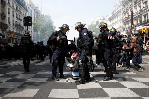 288 арестованных. В Париже жестко проходят первомайские демонстрации &laquo;желтых жилетов&raquo;