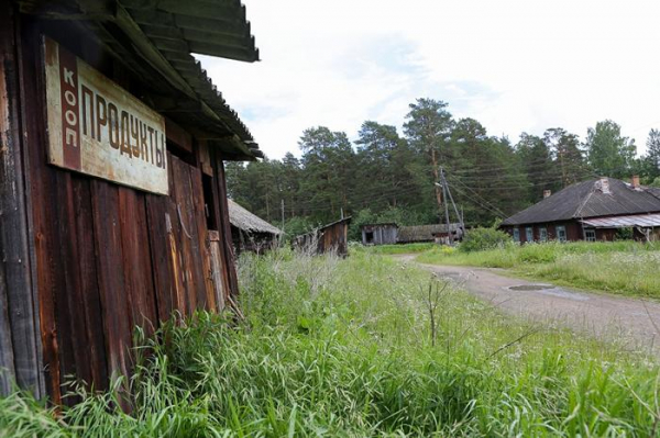 Как погибают брошенные на Урале железнодорожные деревни и почему их не расселяют
