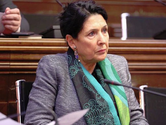 Президент Грузии обвинила в организации протестов Россию