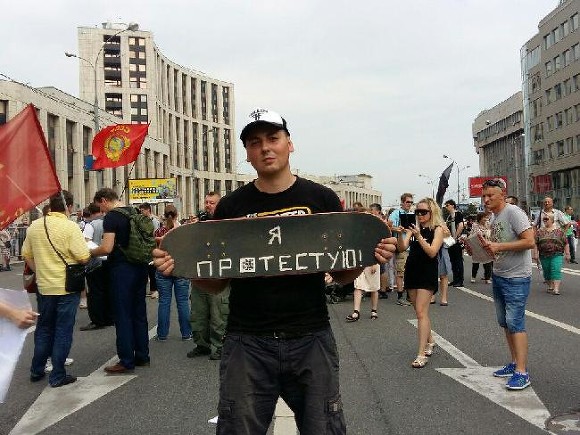 Ложь и хамство верхов вызывают всё большее омерзения