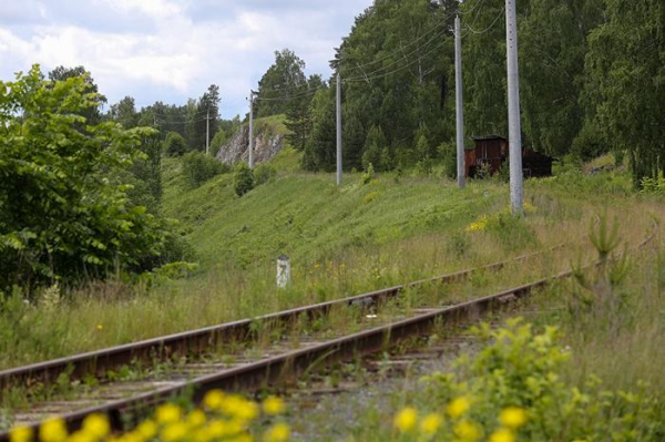 Как погибают брошенные на Урале железнодорожные деревни и почему их не расселяют