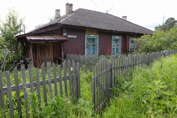 Как погибают брошенные на Урале железнодорожные деревни и почему их не расселяют