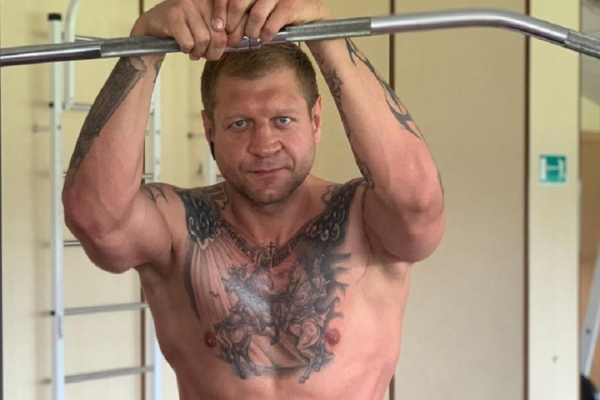 Несмотря на любовь к алкоголю. Емельяненко показал результат своей трансформации