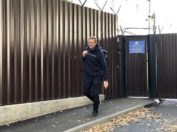 Алексей Навальный вышел на свободу после 30 суток ареста