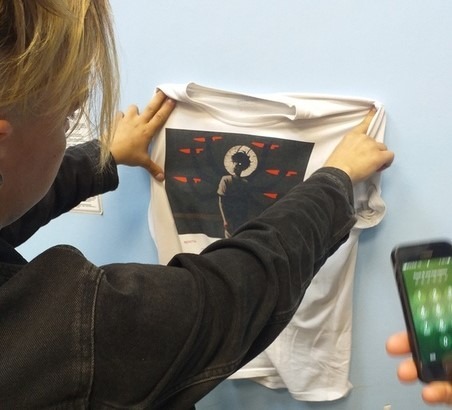 В Новосибирске православные активисты раздели мужчину из-за &laquo;оскорбительной&raquo; футболки