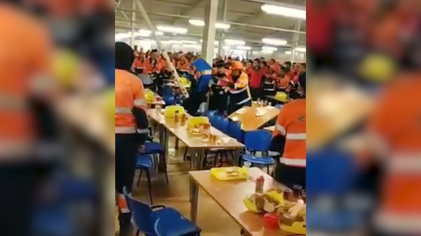 На объекте «Силы Сибири» в Приамурье рабочие устроили массовую драку в столовой