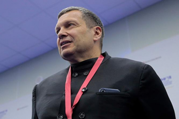 Внешне все очень красиво, но внутри общества растет злость и агрессия