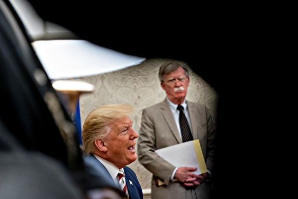 Трамп сообщил, что уволил своего советника Джона Болтона