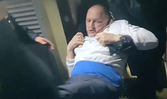 «Куда вы меня уносите, я защищаю демократические выборы!»