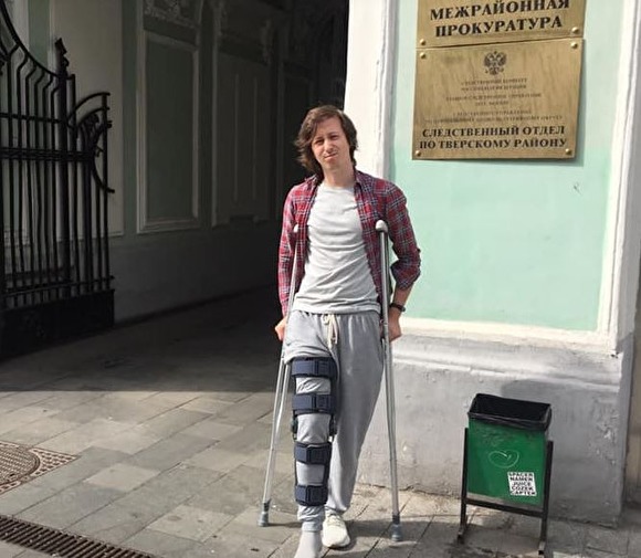 Дизайнер, которому при задержании сломали ногу, обвинил Yota в сокрытии данных о звонках