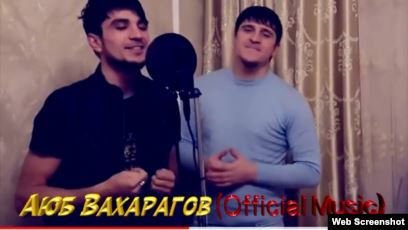 В Чечне задержали певцов, не испугавшихся выговора властей за "недопустимый" репертуар