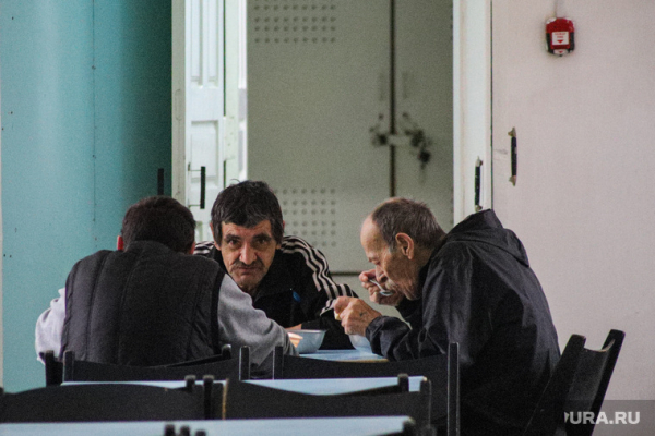 Пациенты курганского тубдиспансера голодают и замерзают