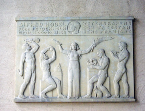 Теперь Нобеля России может дать только война