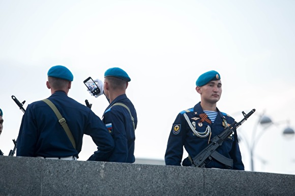 &laquo;Перед караулом не давали спать четыре ночи подряд&raquo;