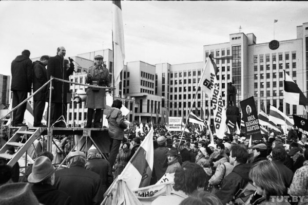 Как в 1990-м в Минске прошла антикоммунистическая «Плошча»