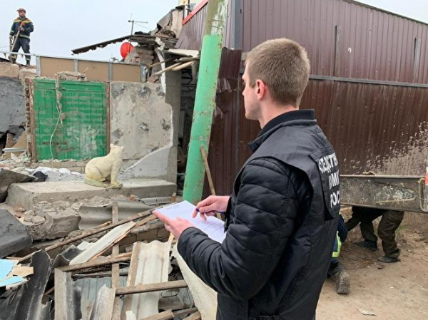 Под Энгельсом жилой дом обрушился после взрыва: четверо пострадали