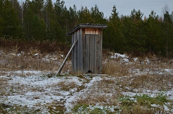 На Кубани нашли пропавшую девочку. Она провалилась в яму общественного туалета