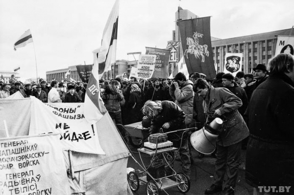 Как в 1990-м в Минске прошла антикоммунистическая «Плошча»