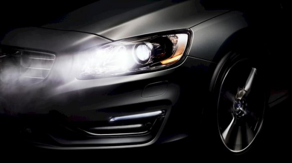 Аморалитет. Пьяный гонщик разбил сразу 15 автомобилей