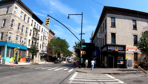 В автобус с еврейскими детьми в Нью-Йроке швырнули камень