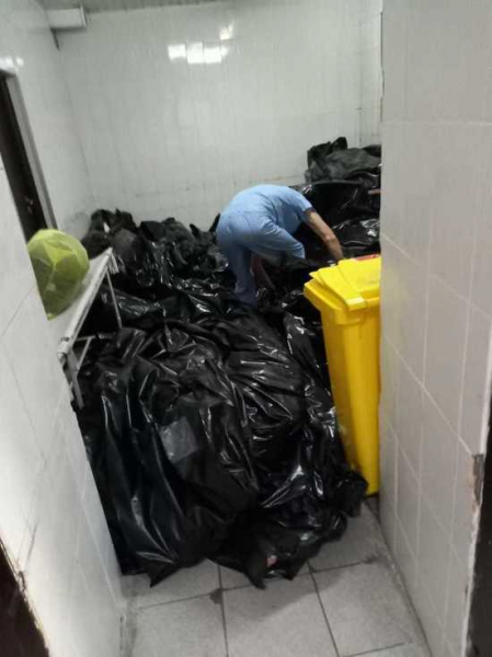 Главу департамента здравоохранения Томской области уволили за фото мешков с трупами