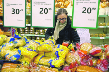 Россияне переходят на дешевый хлеб