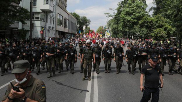 "Адская работа за копейки". Почему провалилась реформа украинской полиции