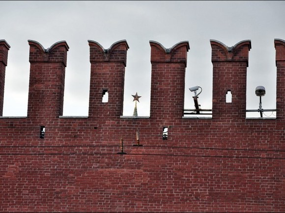 Только день простоять да ночь продержаться